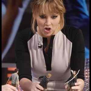 Obrázek '- Jennifer Lawrence playing with Jennifer Lawrence -      07.07.2013'