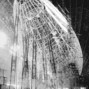 Obrázek '- Zeppelin construction - 1935 -'