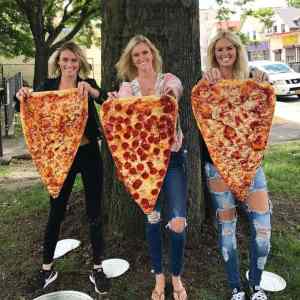 Obrázek '2 foot long pizza new york'