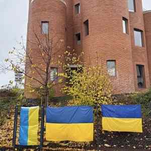 Obrázek '3krat hrdinum slava'