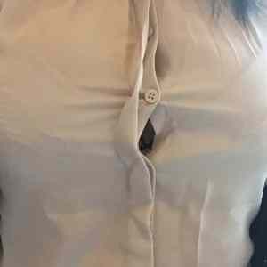 Obrázek 'As a Girl with big boobs this is the most annoying thing ever'