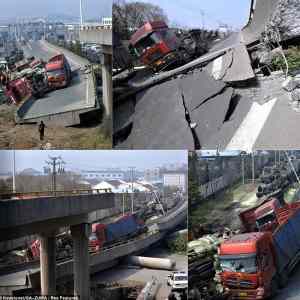 Obrázek 'Automobile Overpass Collapse in China'