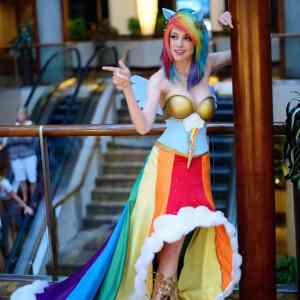 Obrázek 'Awesome-rainbow-dash-cosplay'