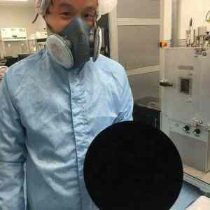 Obrázek 'Basketball covered in Vantablack'