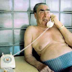 Obrázek 'Breznev telefonuje'
