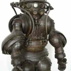 Obrázek 'Carmagnolle diving suit France 1880'