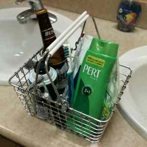 Obrázek 'College Bathroom Essentials'