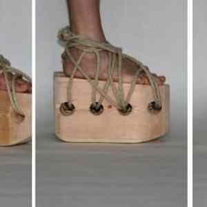 Obrázek 'Crazy High Heels That Kill Your Feet 12-01-2012'