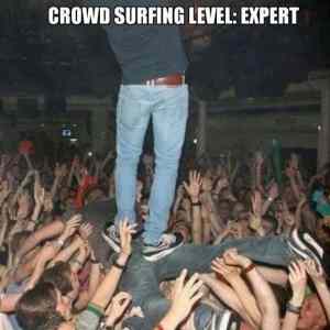 Obrázek 'Crowd Surfing'