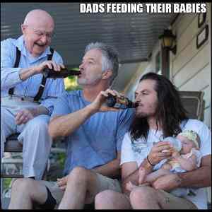 Obrázek 'Dads Feeding Their Babies'