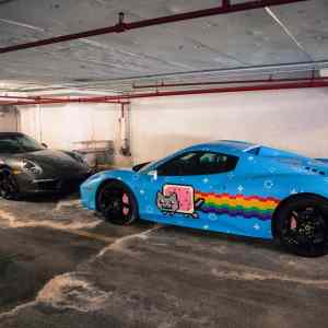 Obrázek 'Deadmau5 s  Ferrari'