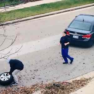 Obrázek 'Dude&nbsp;I&nbsp;can&nbsp;totally&nbsp;drift&nbsp;a&nbsp;FWD&nbsp;car'