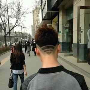Obrázek 'Follow This Guy For Free WIFI'