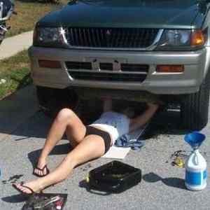 Obrázek 'Getting An Oil Change'