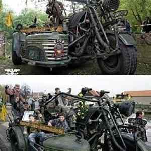 Obrázek 'Giant Motorcycle that weights 5 tonnes'