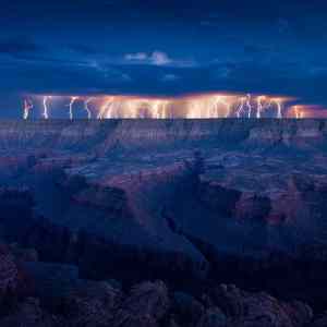 Obrázek 'Grand Canyon and lightning'