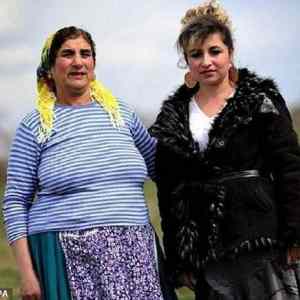 Obrázek 'Gypsy-Brides-in-Bulgaria-001'