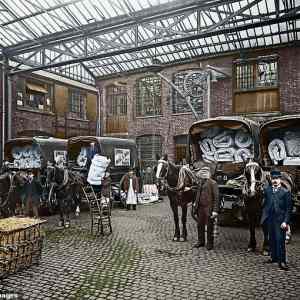 Obrázek 'Heal  26 Son in Tottenham Court Road London 1897'