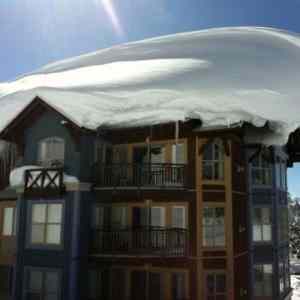 Obrázek 'Heavy Snowfall Crushes Unfinished Vancouver House'