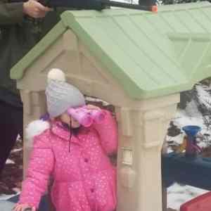 Obrázek 'Helping&nbsp;Daddy&nbsp;With&nbsp;Some&nbsp;Hunting'