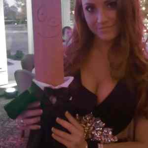 Obrázek 'Her&nbsp;Prom&nbsp;Date'