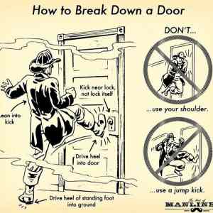 Obrázek 'How to break down a door'