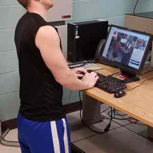 Obrázek 'I&nbsp;also&nbsp;wanted&nbsp;a&nbsp;standing&nbsp;desk'