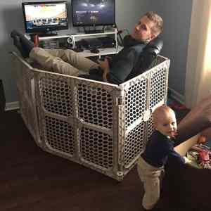 Obrázek 'I could never game because of my toddler son so I finally bought a play pen'