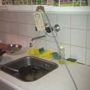 Obrázek 'I think my roommates are trying to kill me 17-01-2012'