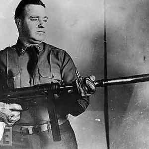 Obrázek 'Incredibly Dumb Inventions - Curved Barrel Machine Gun'