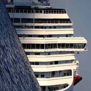 Obrázek 'Italian&nbsp;Ship&nbsp;MINDFUCK&nbsp;21-01-2012'