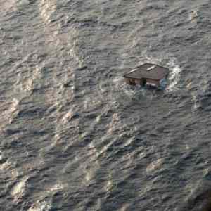 Obrázek 'Japanese Home Floating In The Ocean'