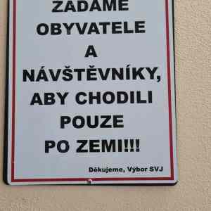 Obrázek 'Kdo ma ty stropy porad vytirat'