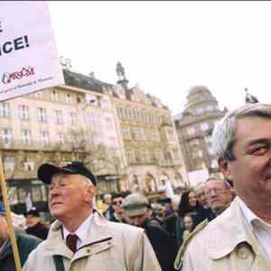 Obrázek 'Komunisti v boji za kus'