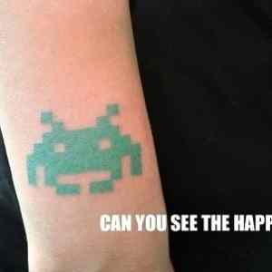 Obrázek 'Looking at space invaders - never the same'