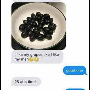 Obrázek 'Loves Those Grapes'