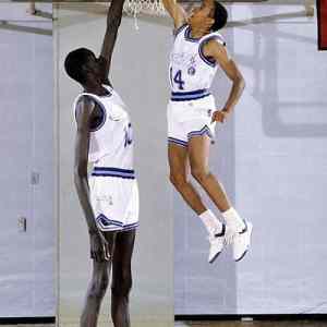 Obrázek 'Manute Bol - the Tallest NBA Player1 '