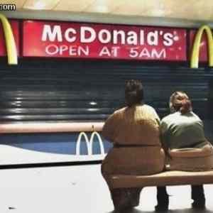 Obrázek 'McDonalds open at 5am'