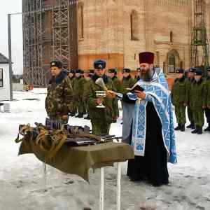 Obrázek 'Meanwhile In Russia - Orthodox Priests Blessing Weapons'