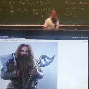 Obrázek 'Meanwhile in college  '