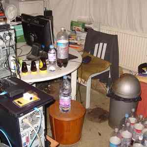 Obrázek 'Messiest Home Offices Ever17'