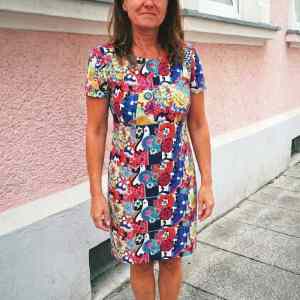 Obrázek 'Milena Velba post breast reduction'