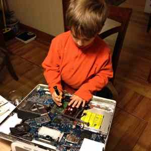Obrázek 'My computer died - I called the smartest guy I know 21-01-2012'