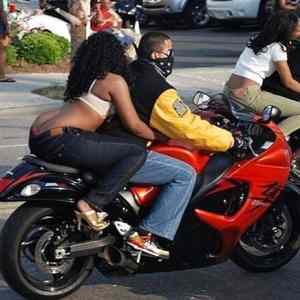 Obrázek 'Nielen motorku treba chladit'