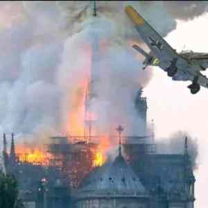 Obrázek 'Notre Dame real photo'