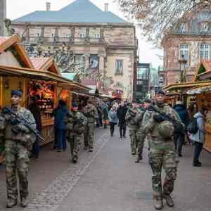 Obrázek 'Pariz 2019.Vianoce - sviatky pohody pokoja a mieru'