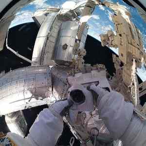 Obrázek 'Picture of the day - The coolest self-shot ever'