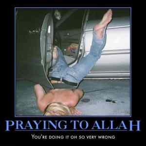 Obrázek 'Praying to Allah'