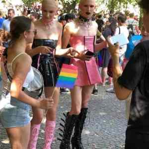 Obrázek 'Pride v Bratislave kto to zmaze je homofob'