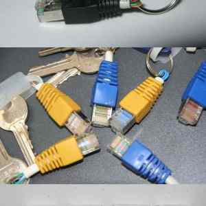 Obrázek 'RJ-45 key chain and rack'